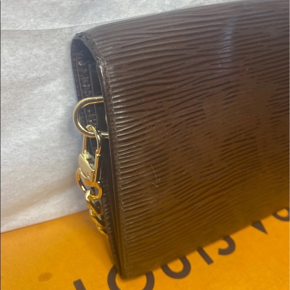 Authentic Louis Vuitton Epi Sarah Wallet - Picture 11 of 12